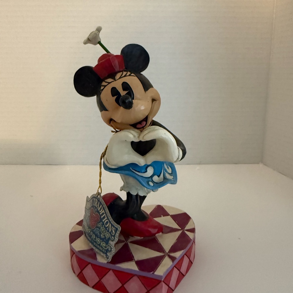 Jim Shore Valentine “Heart U” Minnie Mouse Figurine